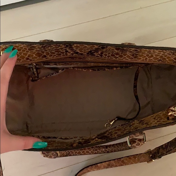 Snake Print Michael Kors bag (with shoulder strap) - Picture 2 of 7